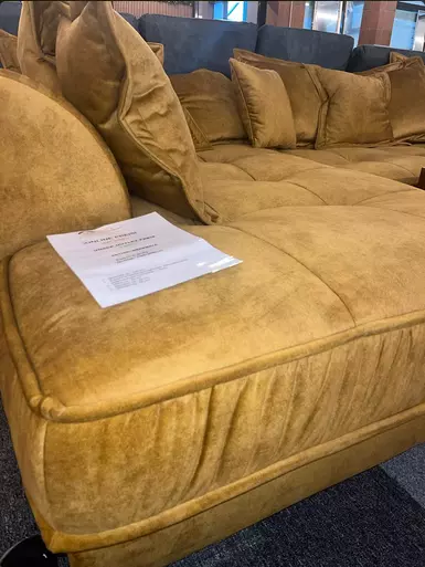 sofa-pascha-1.png